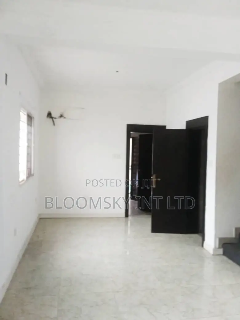 4bdrm Duplex in Ikate for sale in Ikate