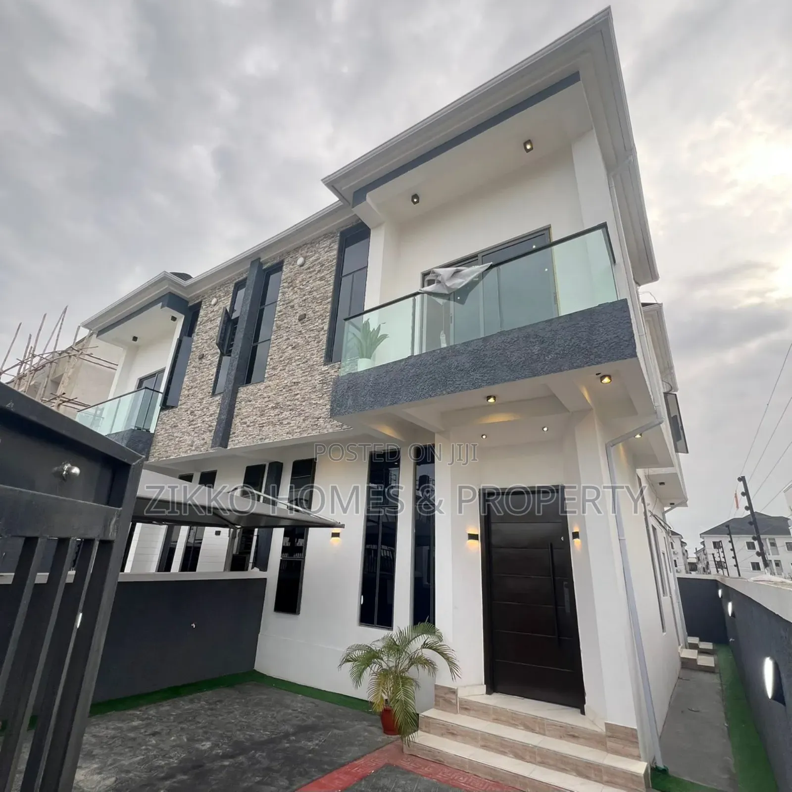 4bdrm Duplex in Ikota, Lekki for sale in Lekki