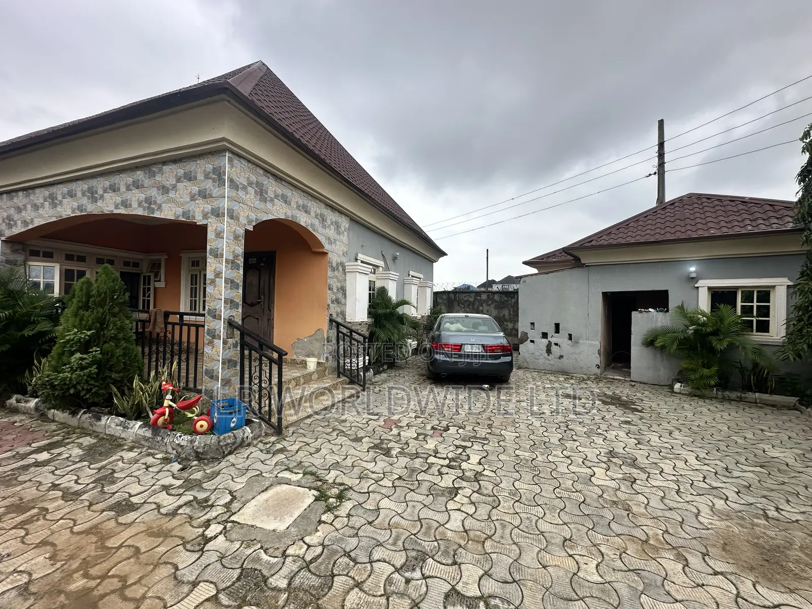 5bdrm Bungalow in FHA for sale in FHA