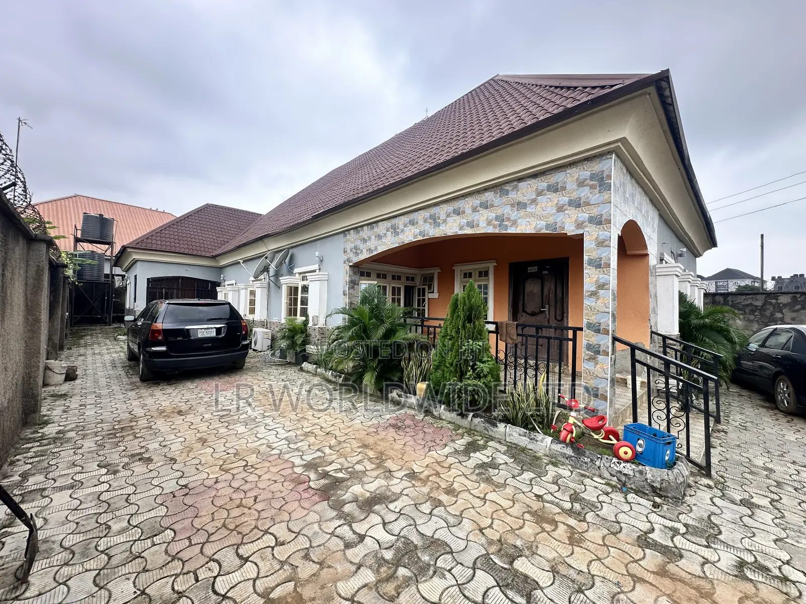 5bdrm Bungalow in FHA for sale in FHA