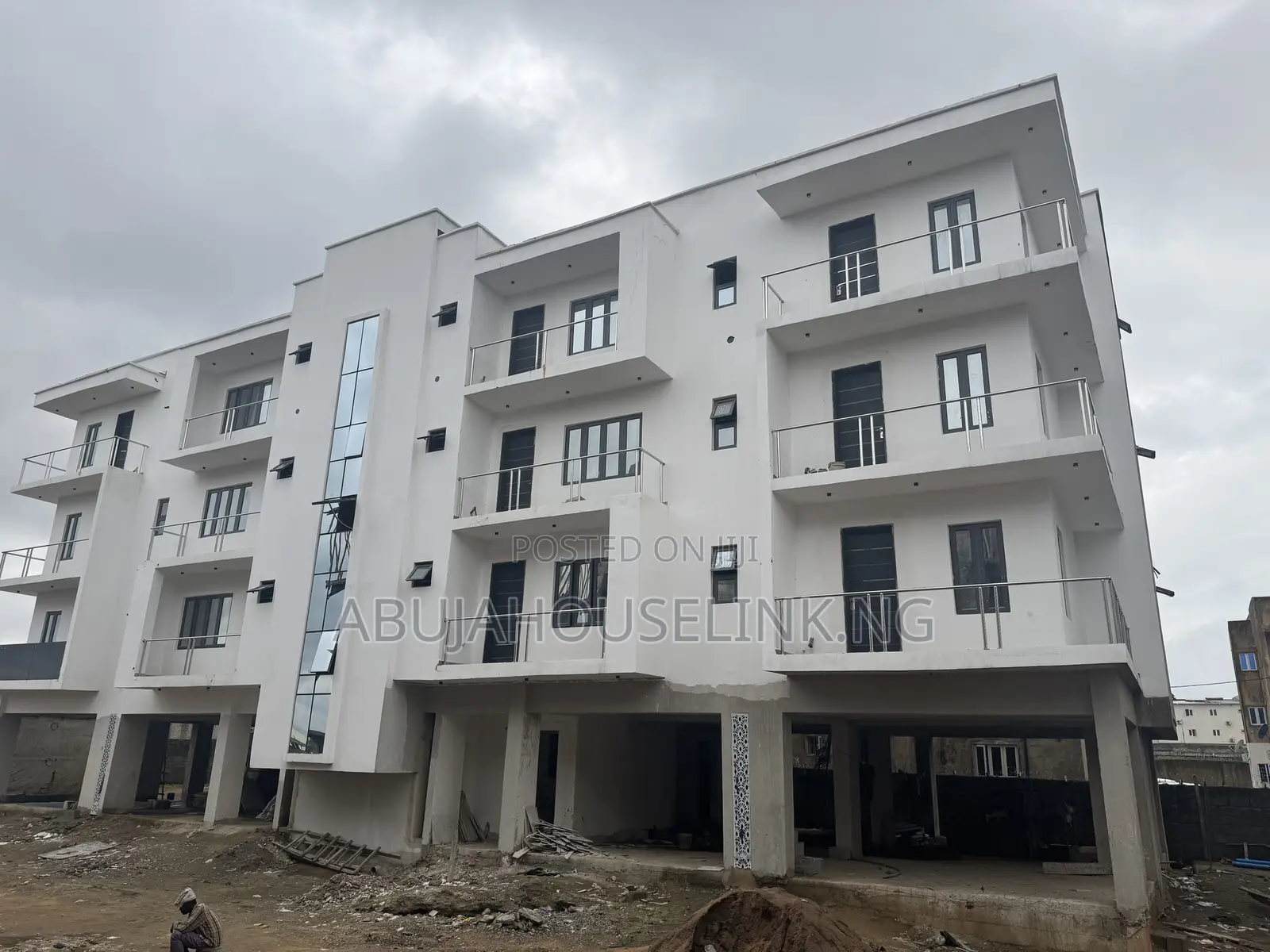 3bdrm Apartment in Wuye Abuja for sale in Wuye
