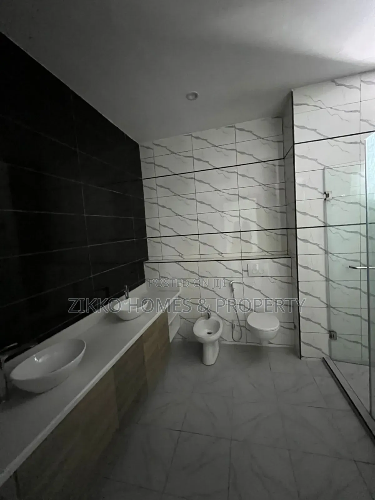 4bdrm Duplex in Osapa London, Lekki for sale in Lekki