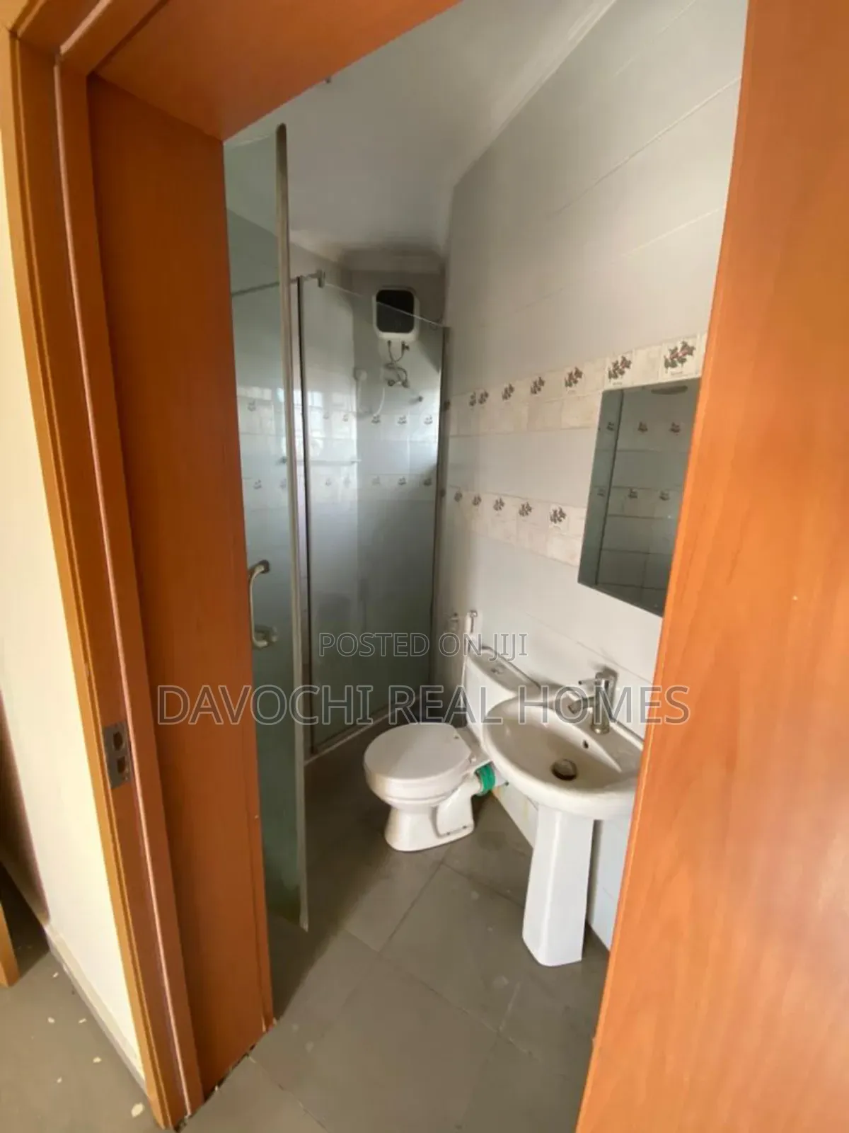 4bdrm Duplex in Ikota Estate for rent in Ikota