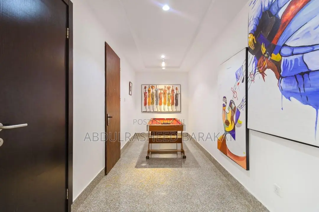 Luxury and Spacious Three Bedroom With Snooker Ps5 Balcony in Lekki Phase 1