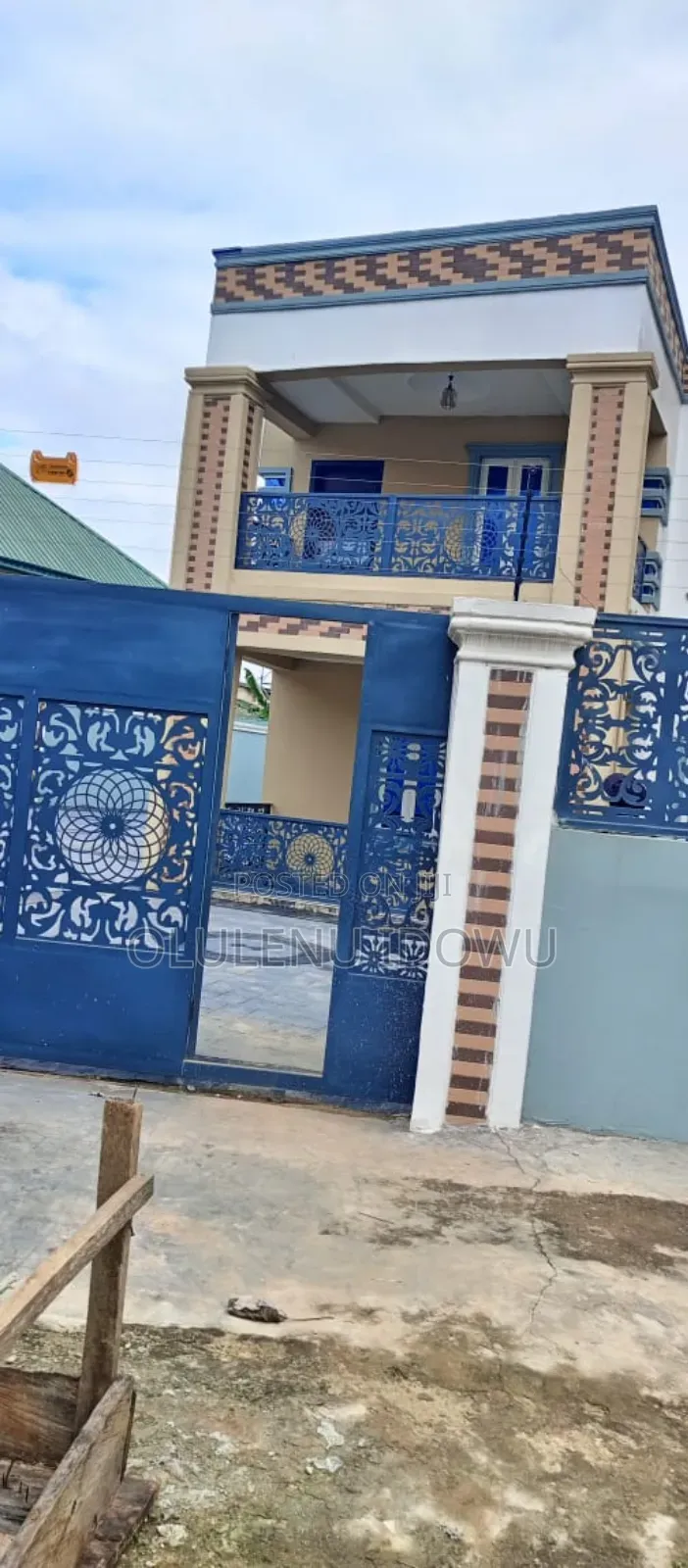 Furnished 4bdrm Duplex in Estate Cement for sale in Cement