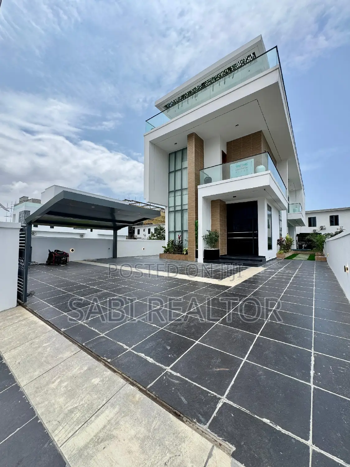 Furnished 5bdrm Duplex in Ikate for sale in Ikate