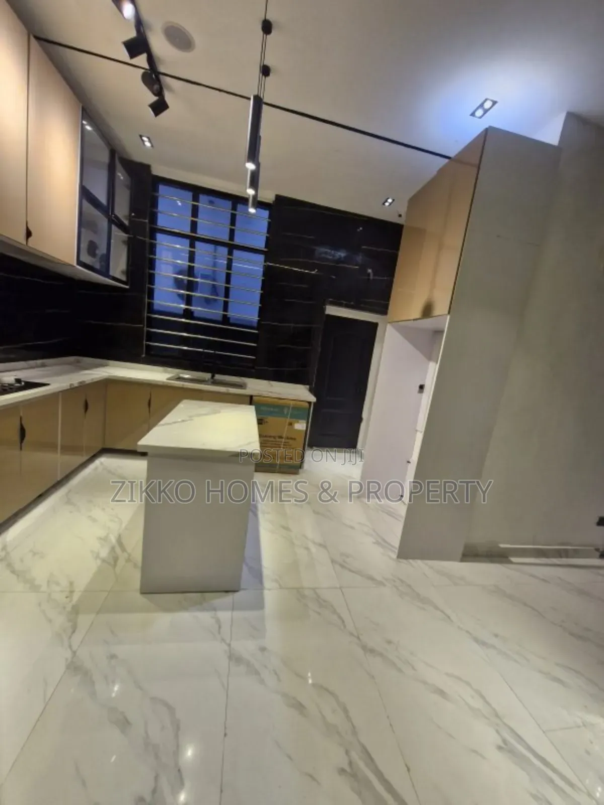 5bdrm Duplex in Ajah, Lekki for sale in Lekki