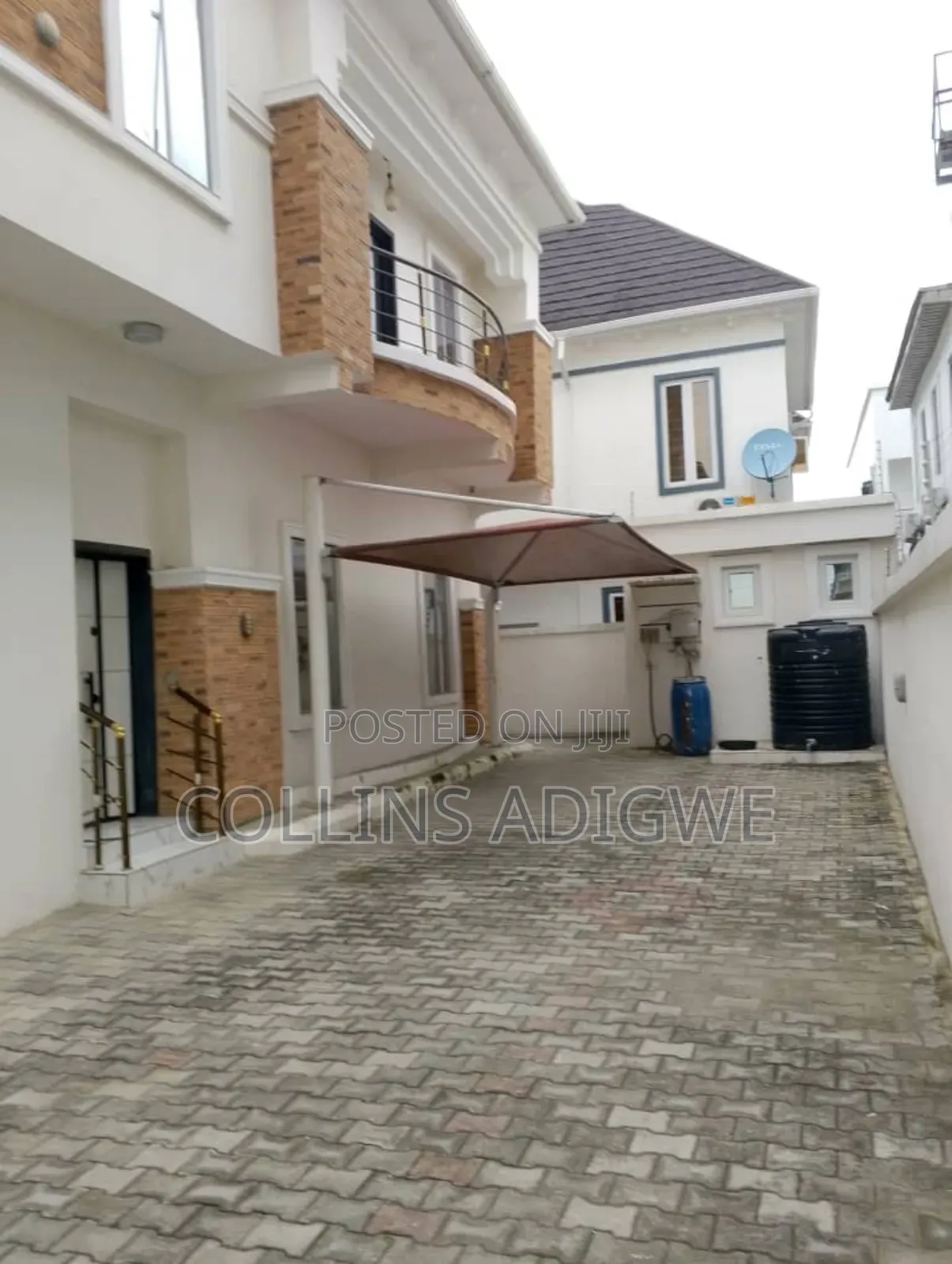 5bdrm Duplex in Orchid Road Chevron for sale in Chevron