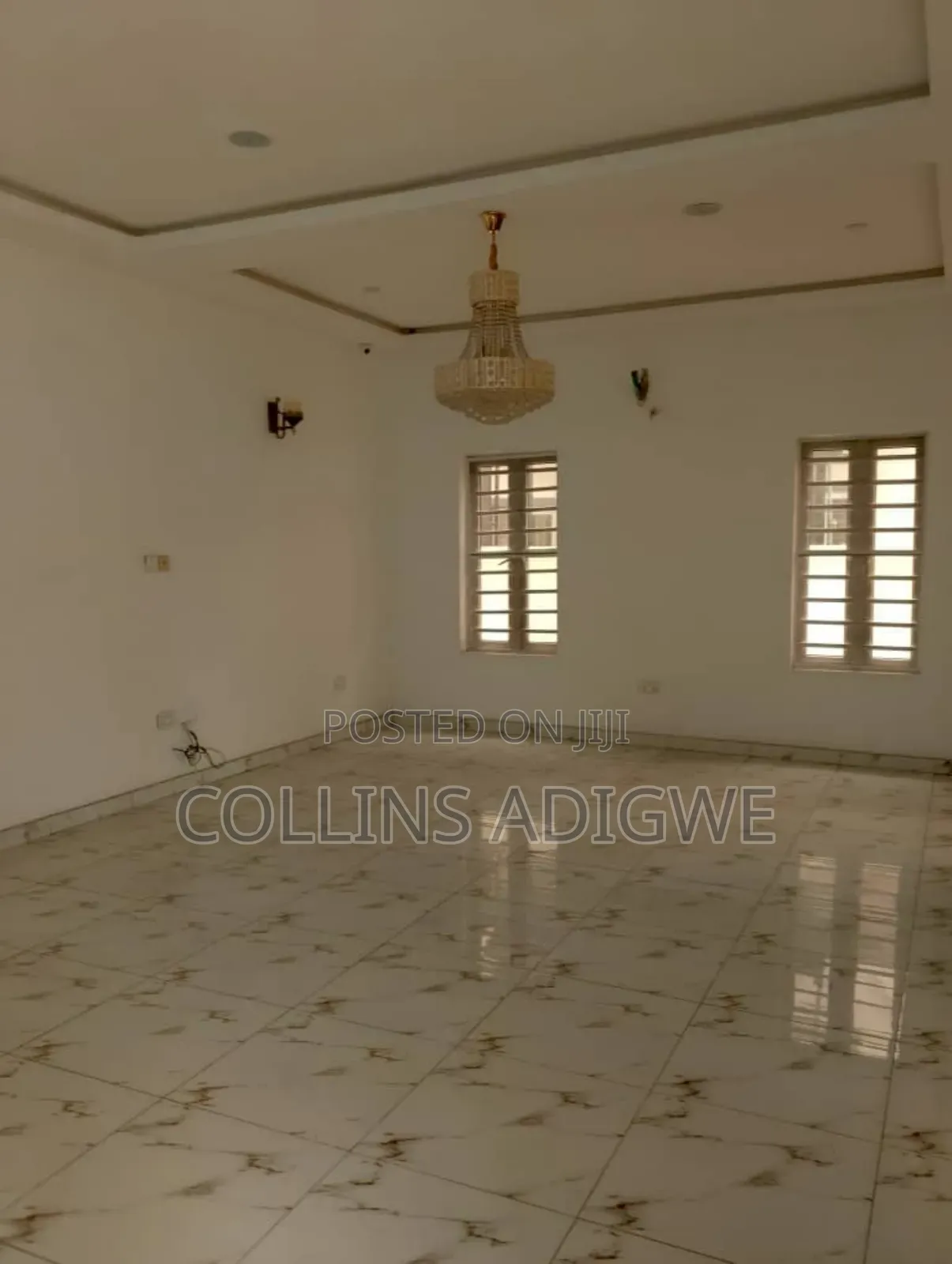 5bdrm Duplex in Orchid Road Chevron for sale in Chevron