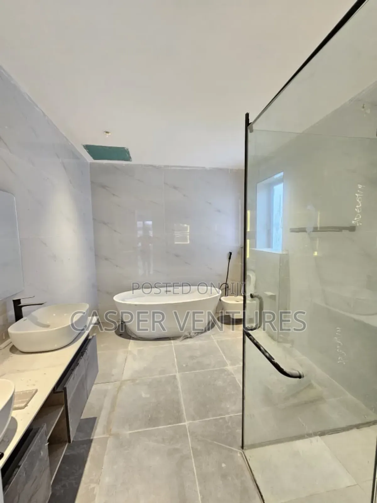 5bdrm Duplex in Phase 1 for sale in Lekki Phase 1