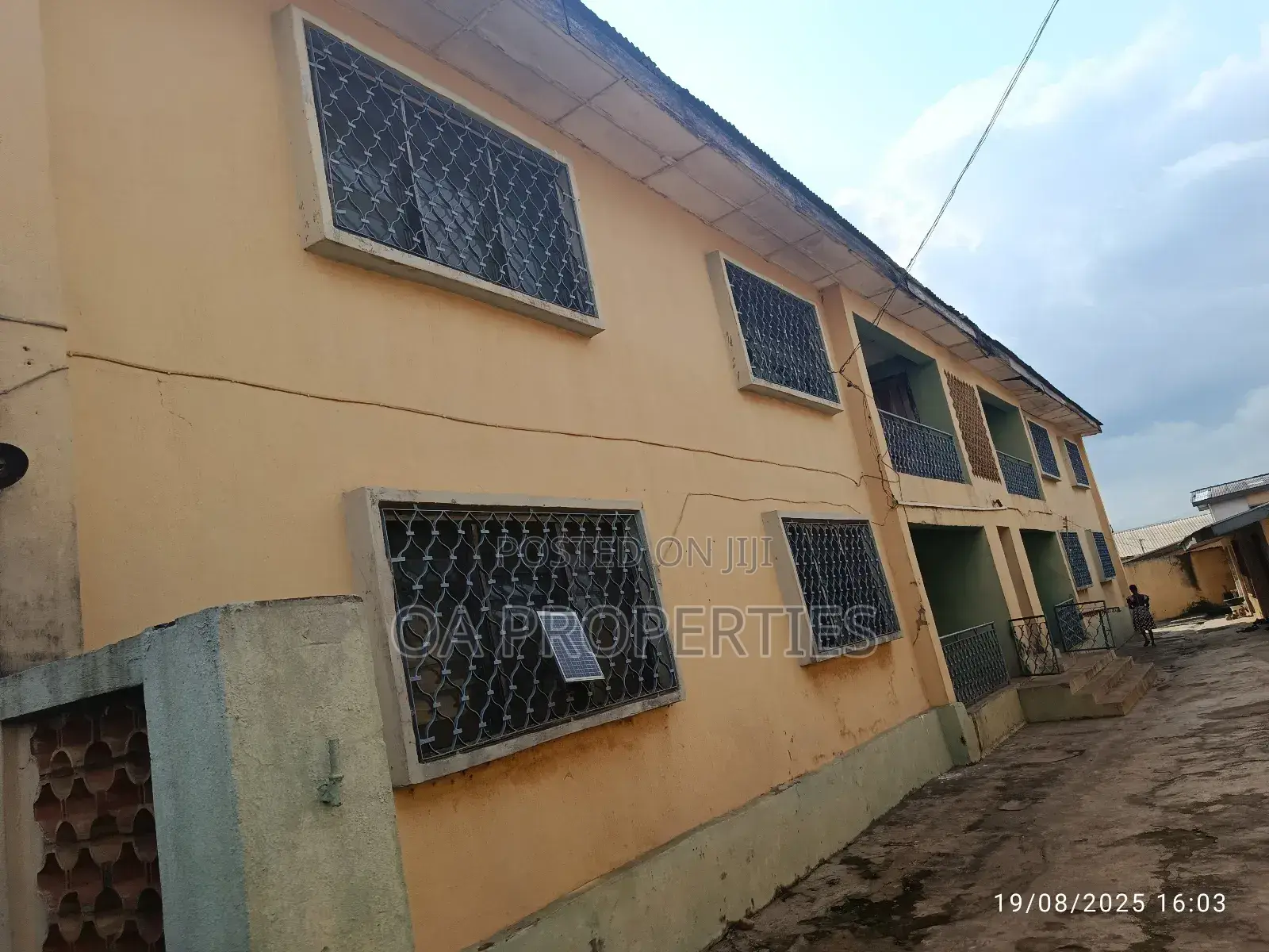 16bdrm Block of Flats in Farayola Bodija, Ibadan for sale in Ibadan