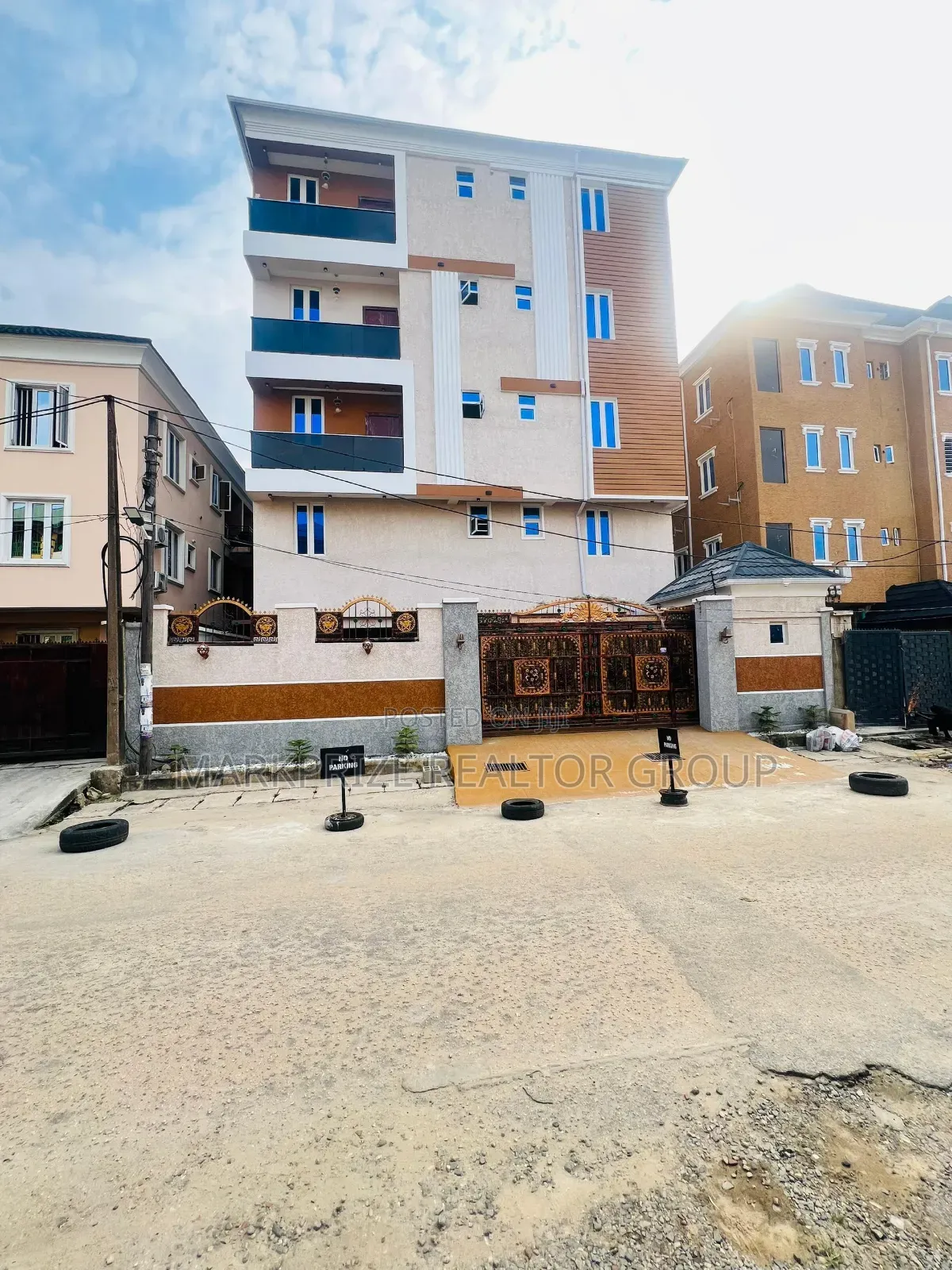 3bdrm Apartment in Yaba Lagos for sale in Yaba