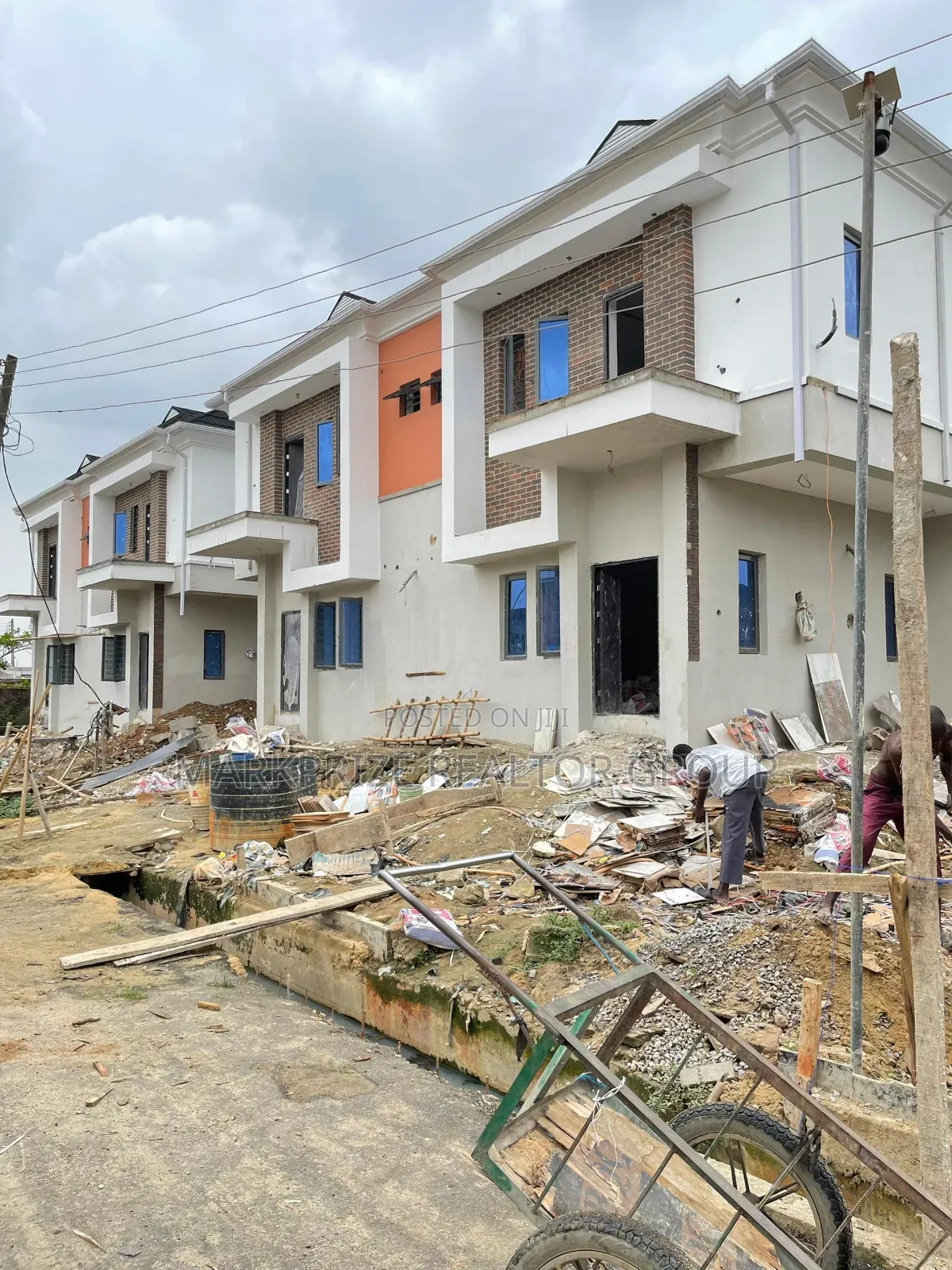 4bdrm Duplex in Surulere Lagos for sale in Surulere