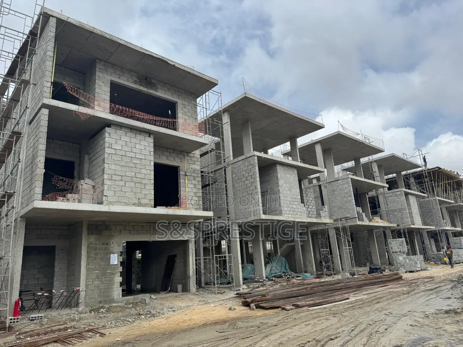 5bdrm Duplex in Banana Island for sale in Banana Island