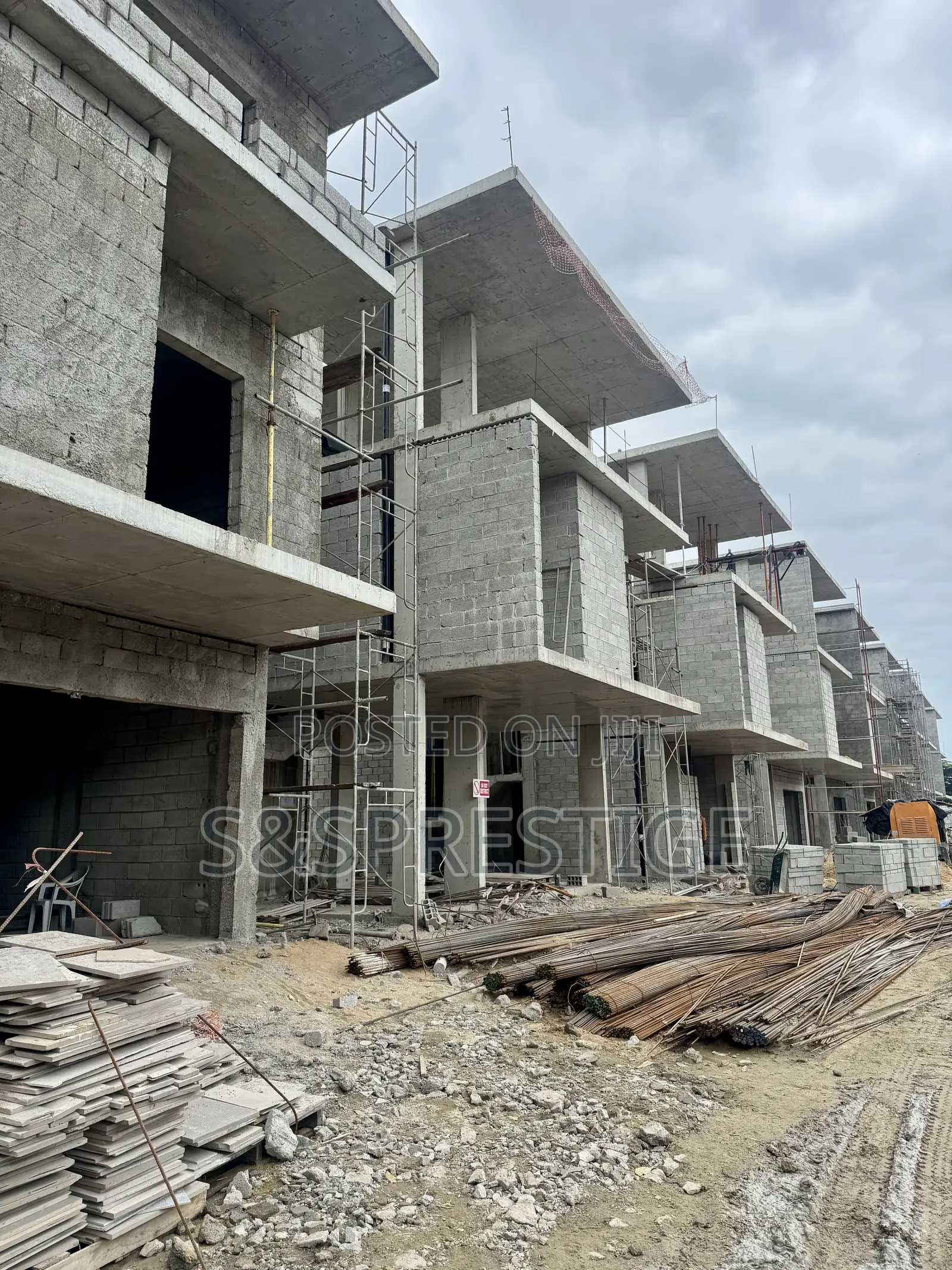5bdrm Duplex in Banana Island for sale in Banana Island