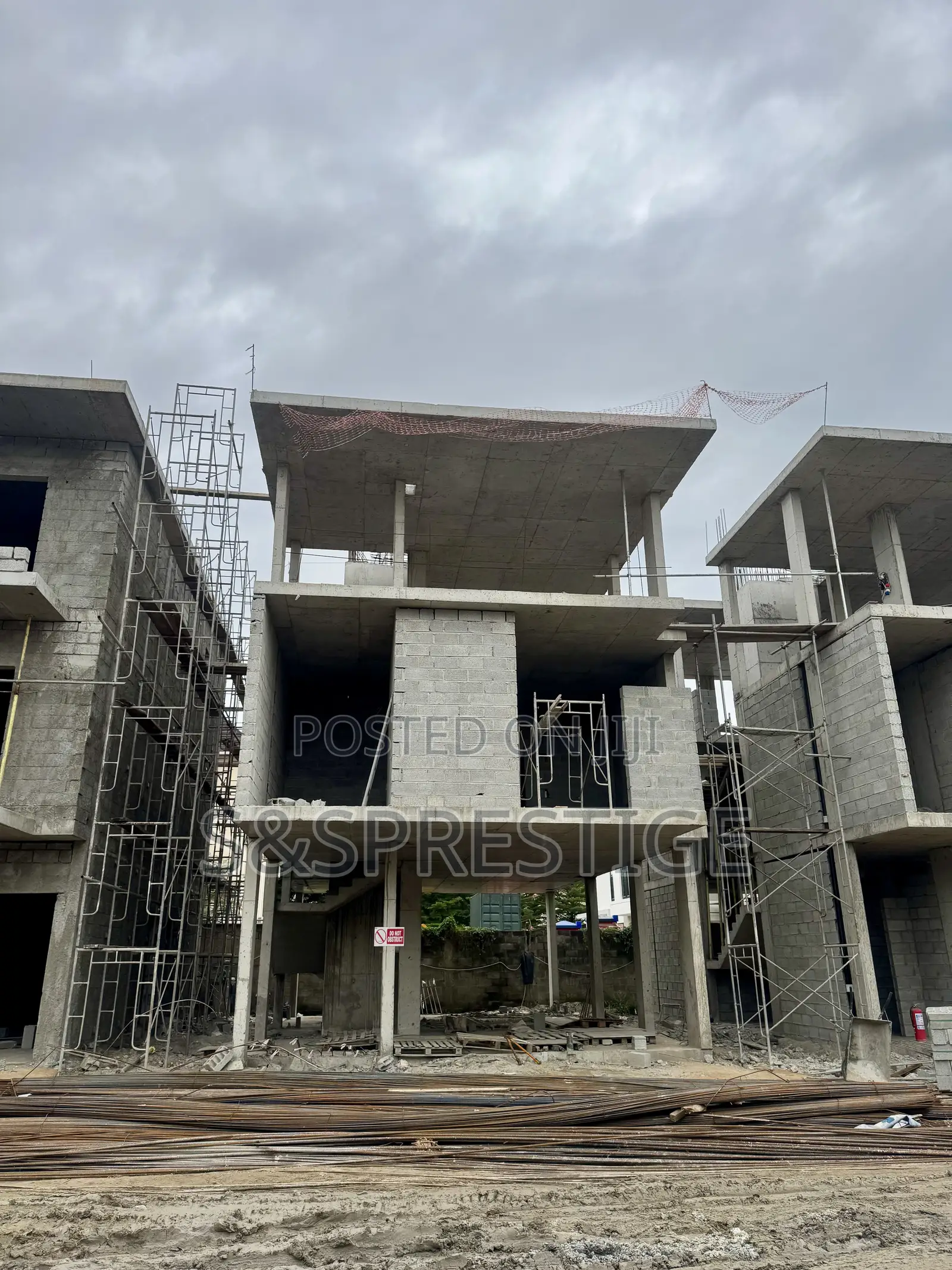 5bdrm Duplex in Banana Island for sale in Banana Island