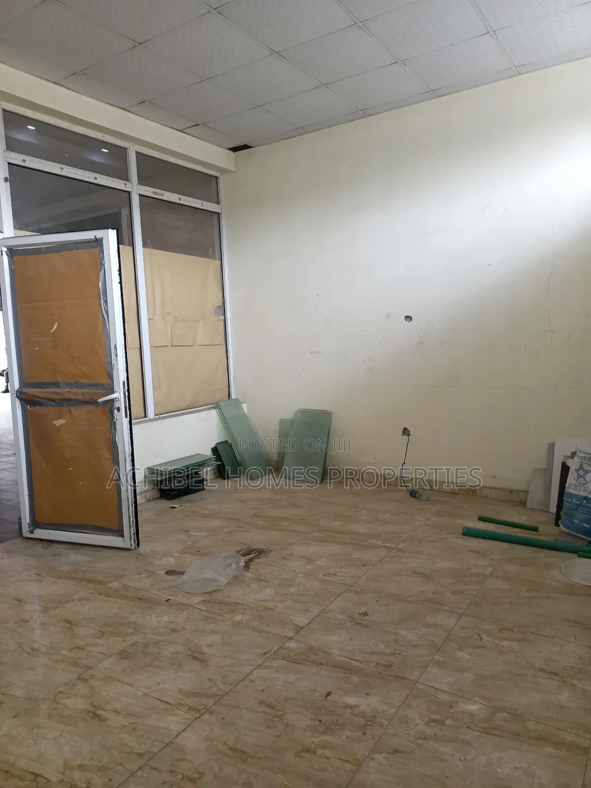 A Space Suitable for Office Use in Lekki Phase 1 in Lekki Phase 1