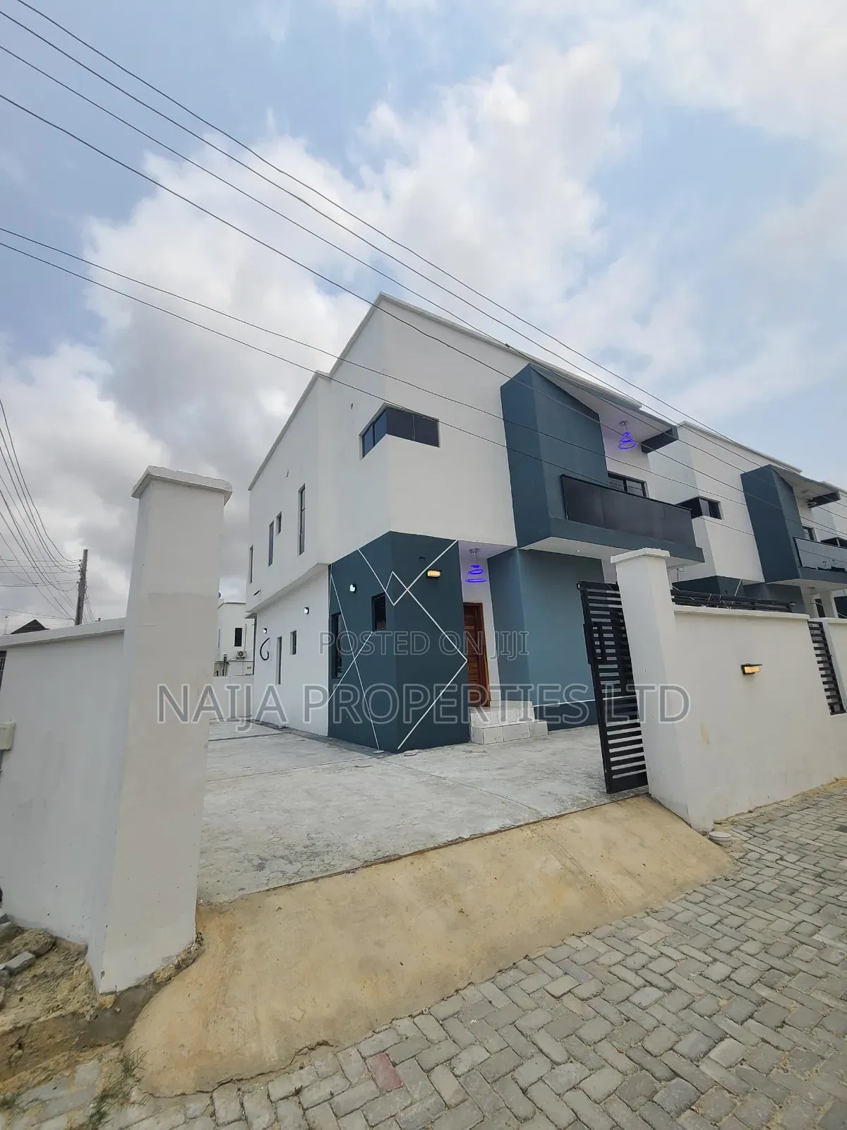 4bdrm Duplex in Sangotedo for sale in Sangotedo