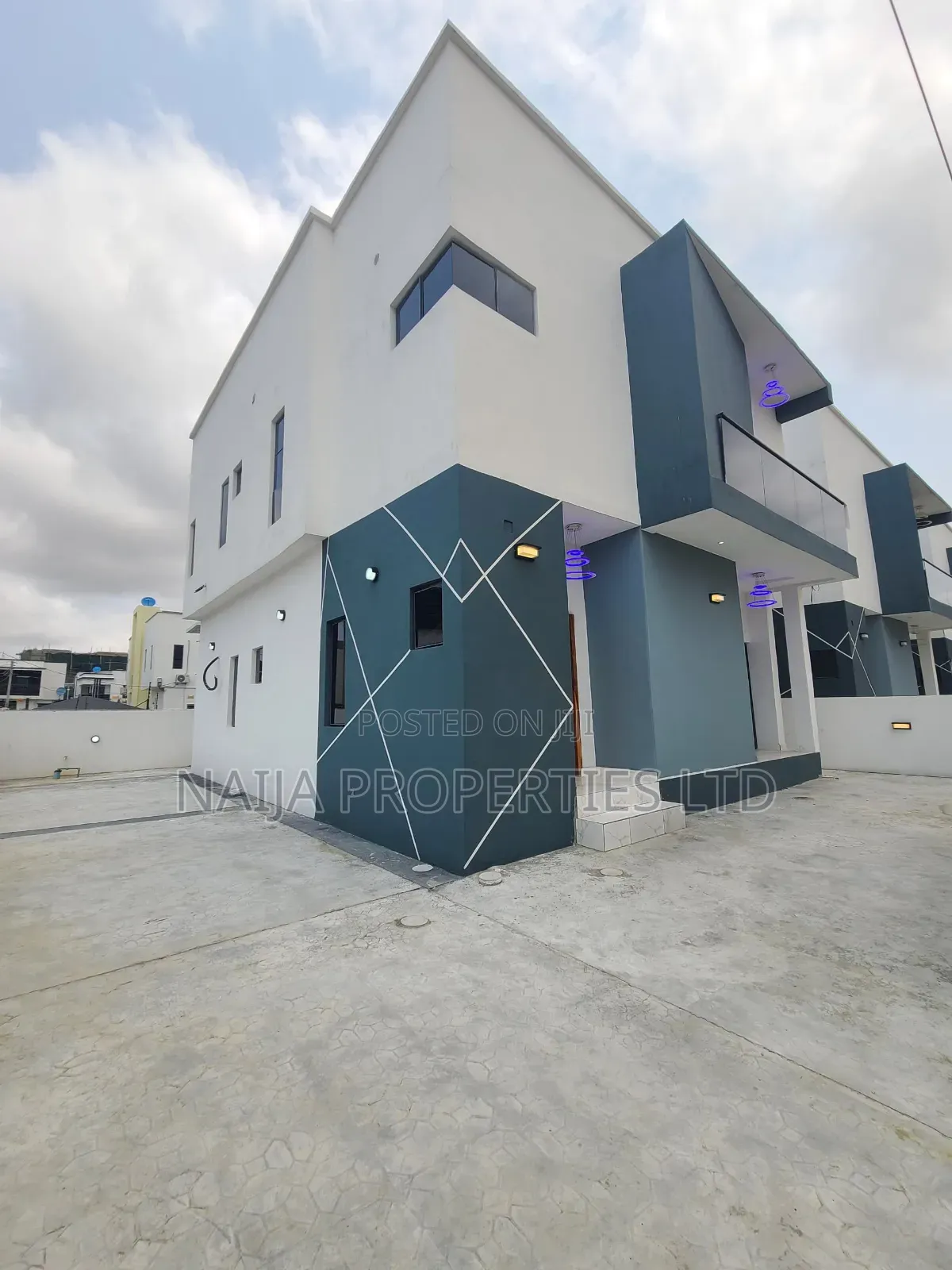 4bdrm Duplex in Sangotedo for sale in Sangotedo