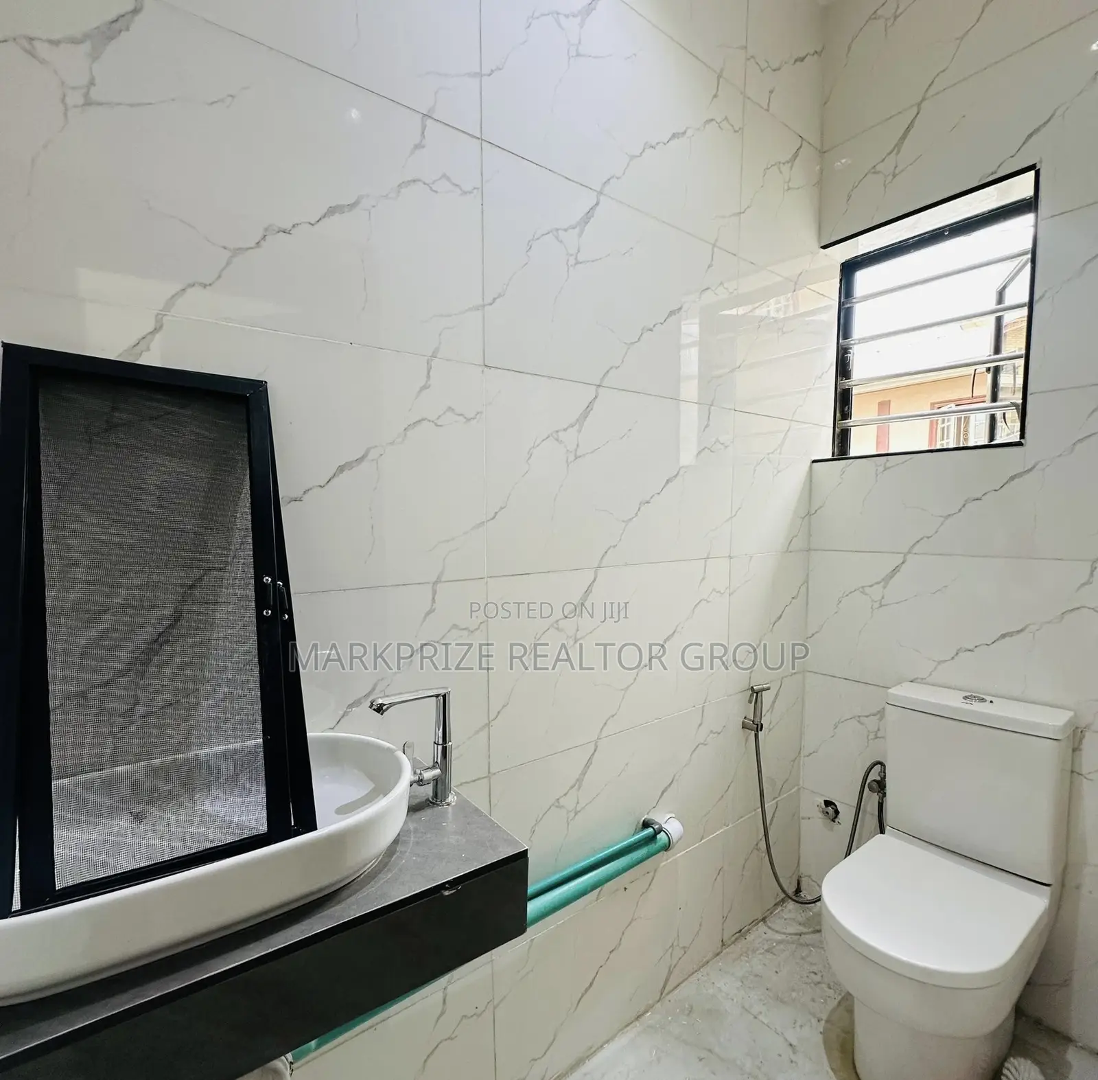 4bdrm Duplex in Magodo Phase 1 Lagos for sale in Magodo