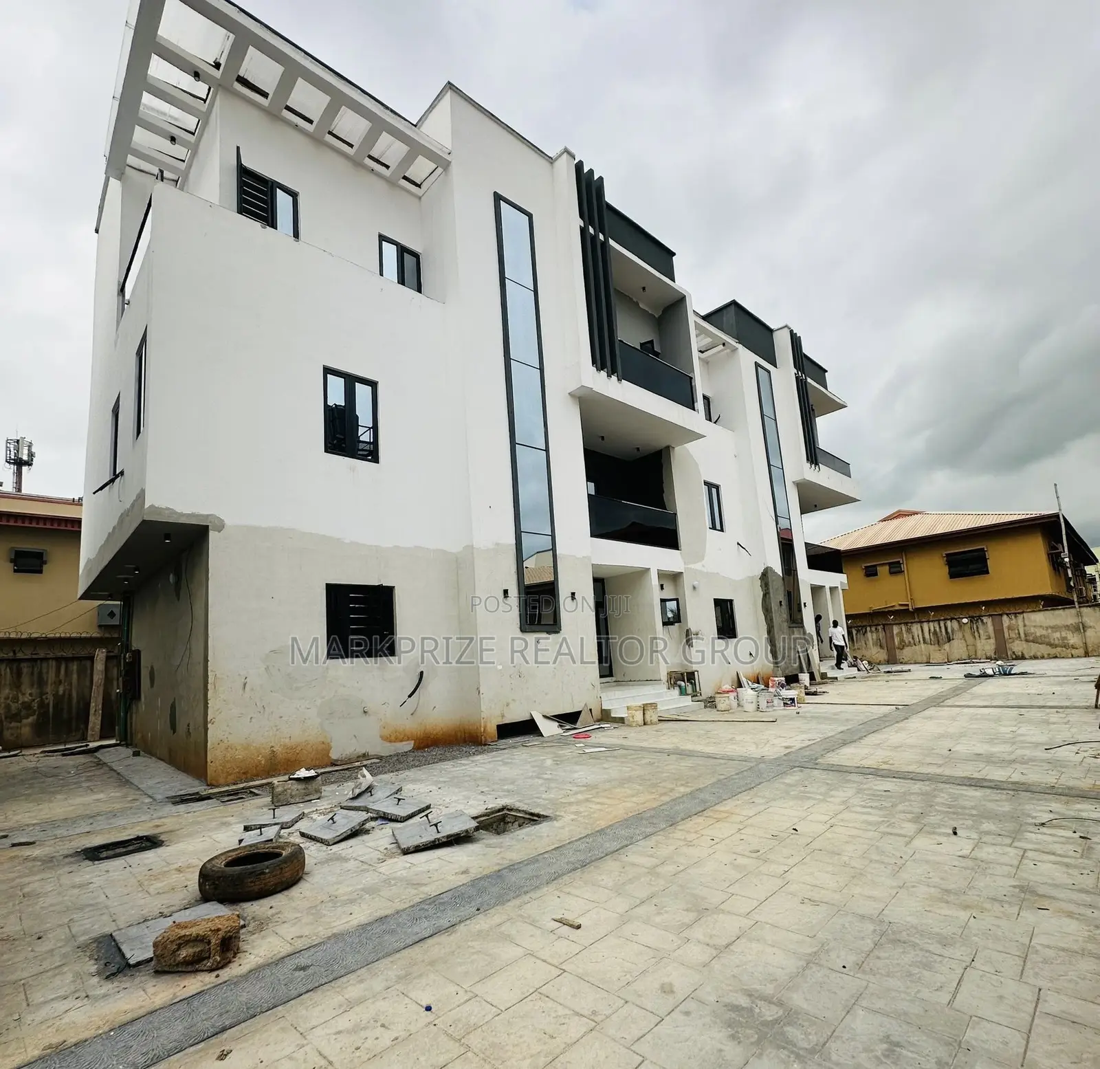 4bdrm Duplex in Magodo Phase 1 Lagos for sale in Magodo