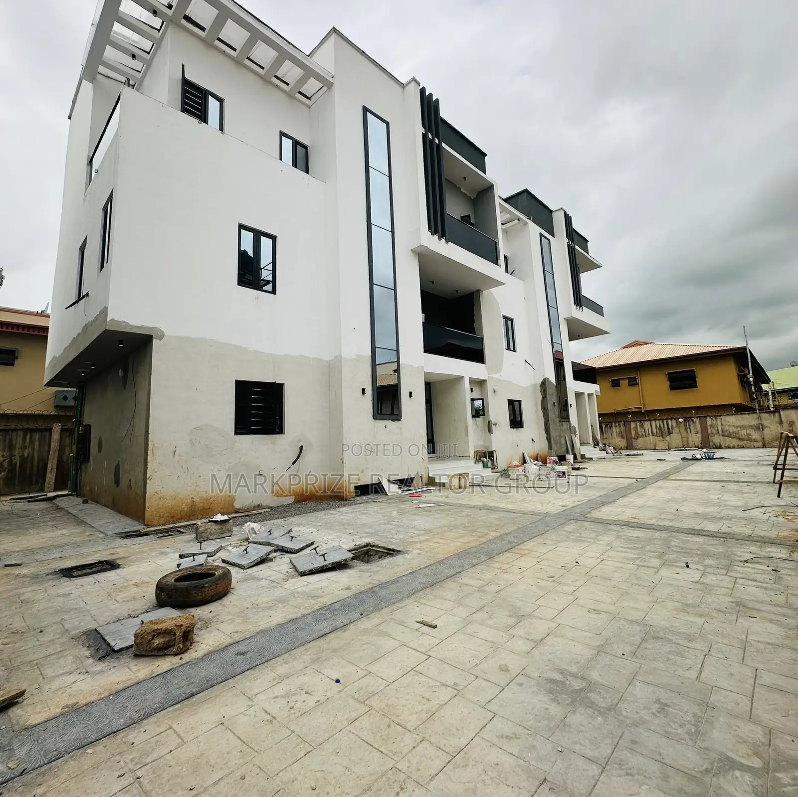 4bdrm Duplex in Magodo Phase 1 Lagos for sale in Magodo