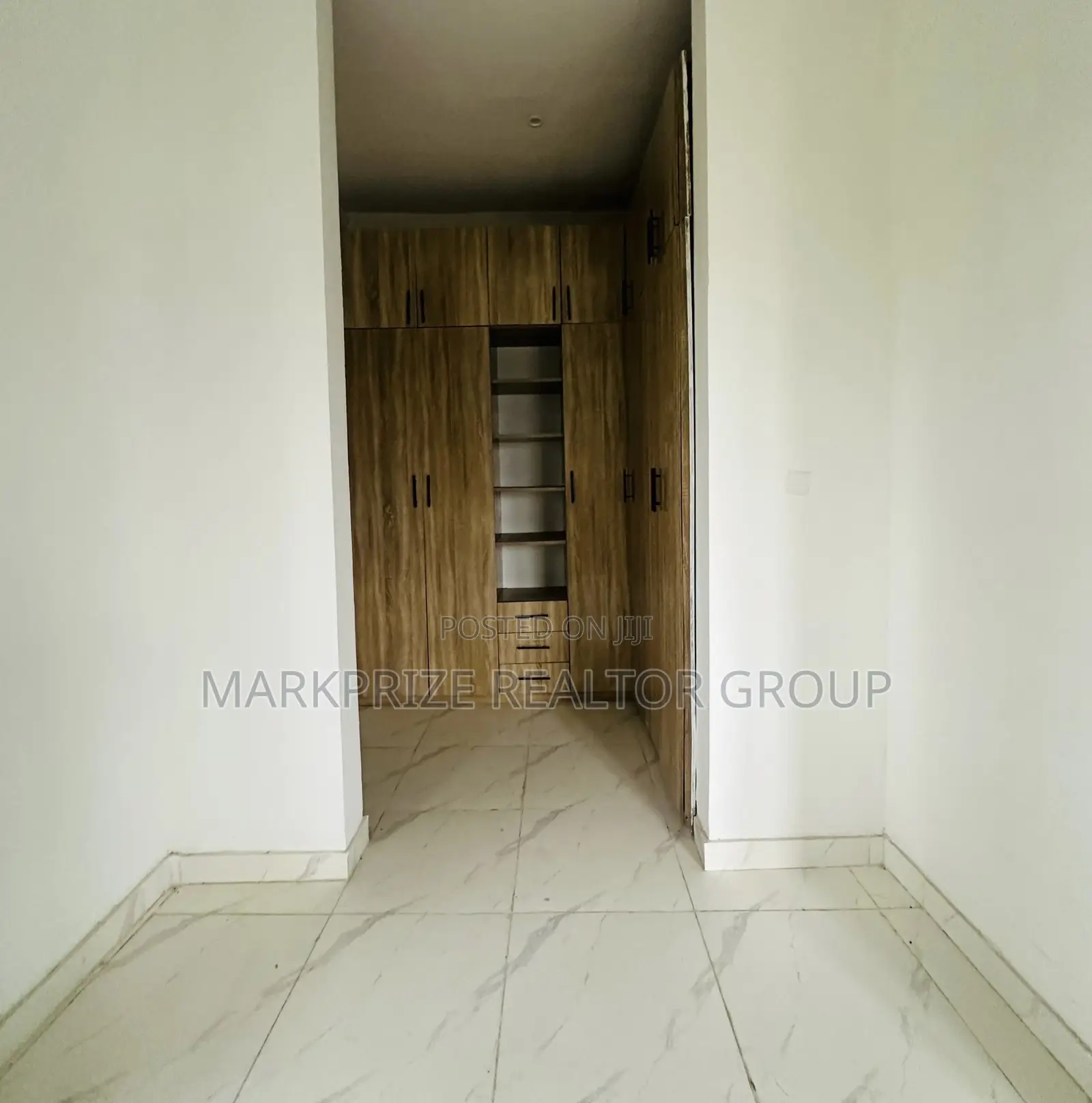 4bdrm Duplex in Amuwo-Odofin Lagos for sale in Amuwo-Odofin