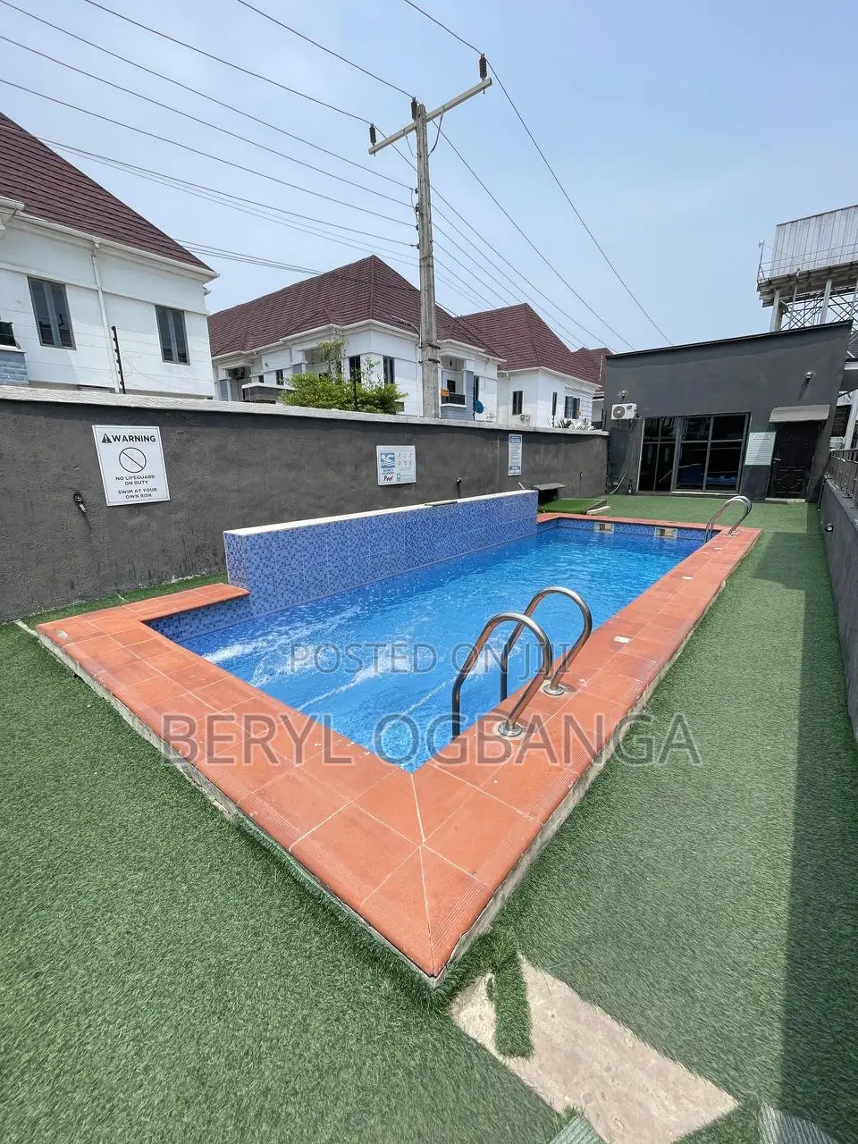Weekly Room With 24hrs Light Pool and Gym in Lekki Phase 2