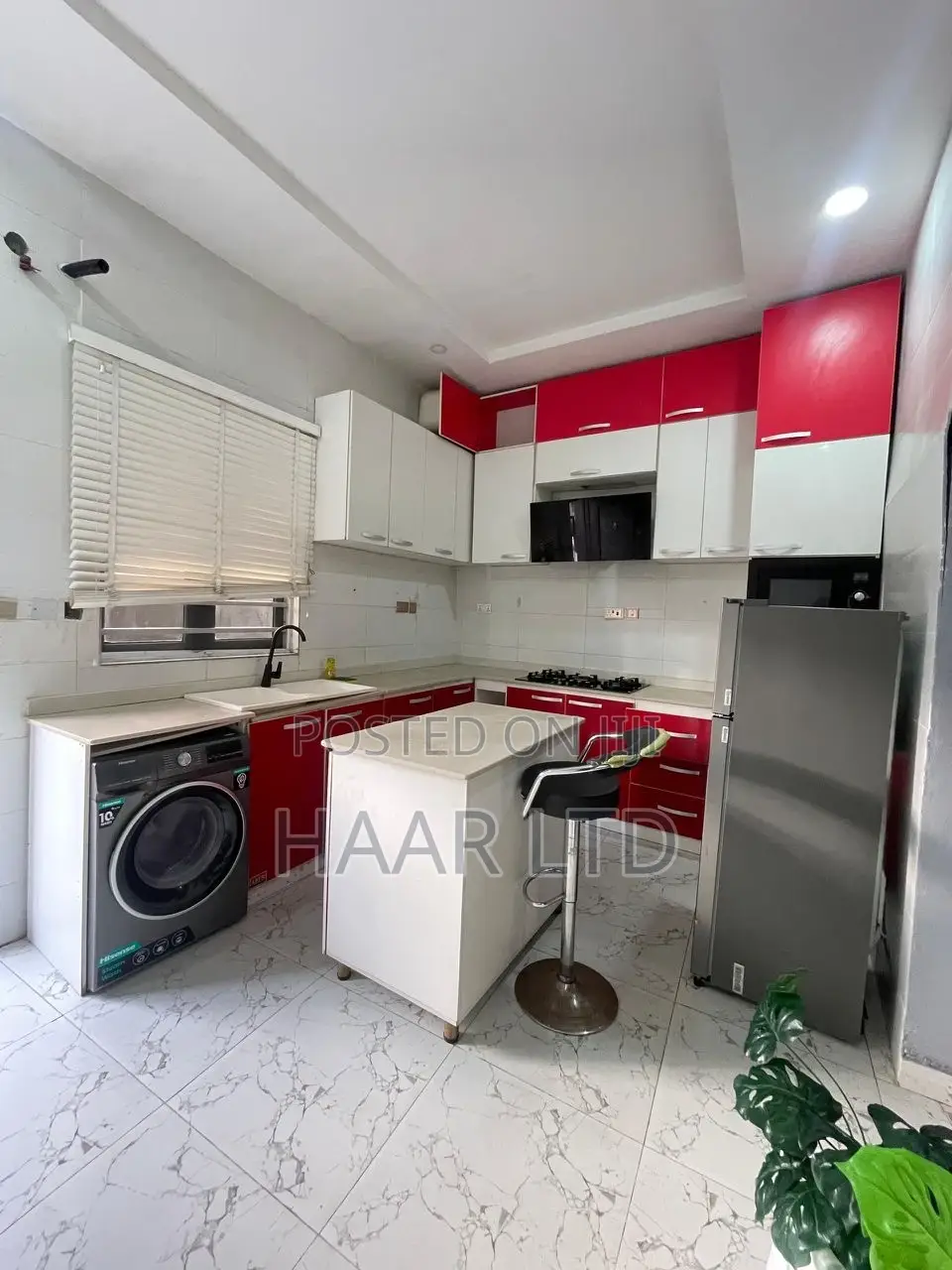 24hrs Light,Pool and Gym - Weekly Room in Lekki Phase 2