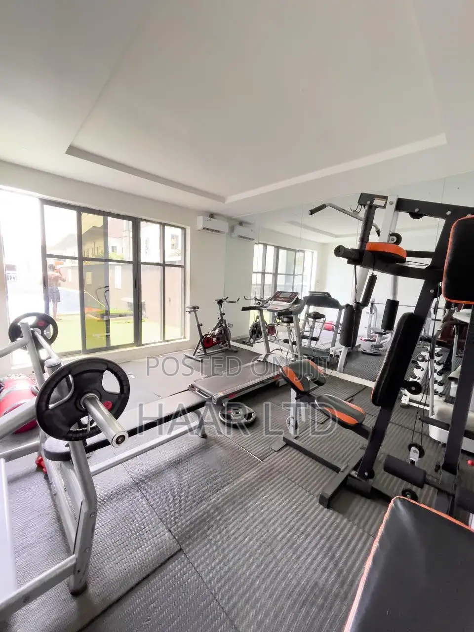 24hrs Light,Pool and Gym - Weekly Room in Lekki Phase 2