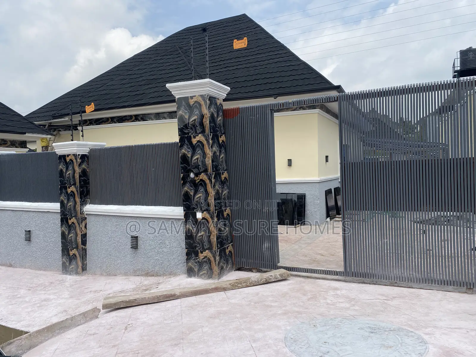 3bdrm Bungalow in Efab Queens Estate for sale in Gwarinpa