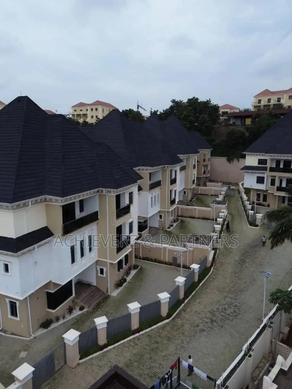 5bdrm Duplex in Asokoro for sale in Asokoro