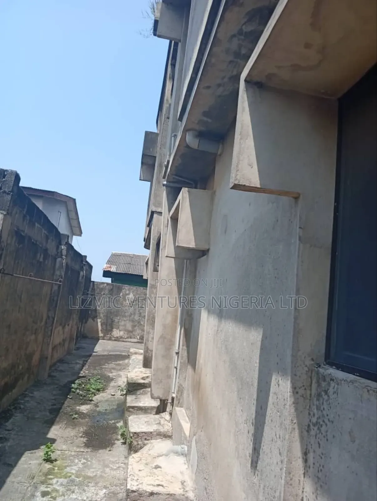2bdrm Block of Flats in Ijegun for sale in Ijegun