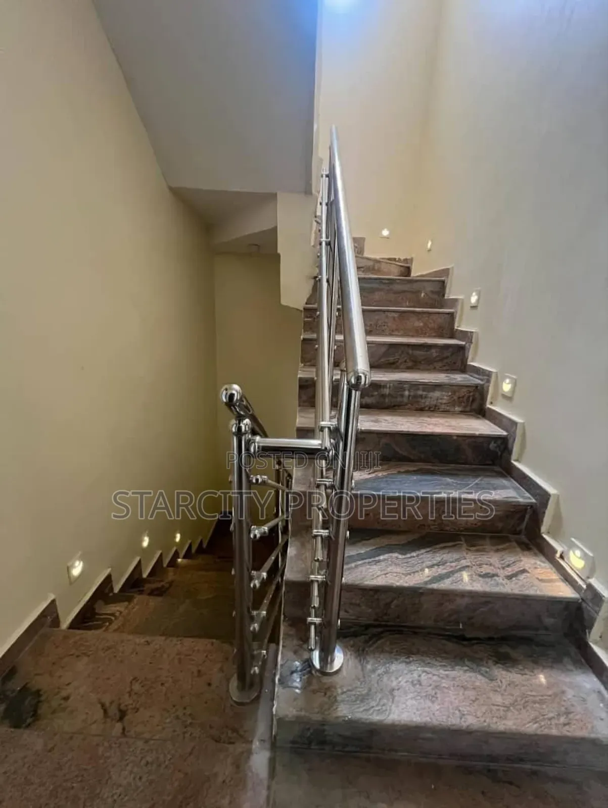Furnished 3bdrm Townhouse/Terrace in Secured Estate, Durumi for sale in Durumi