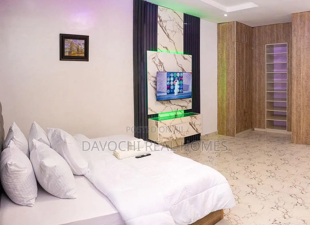 Furnished 4bdrm Duplex in Chevron Toll Gate for rent in Chevron