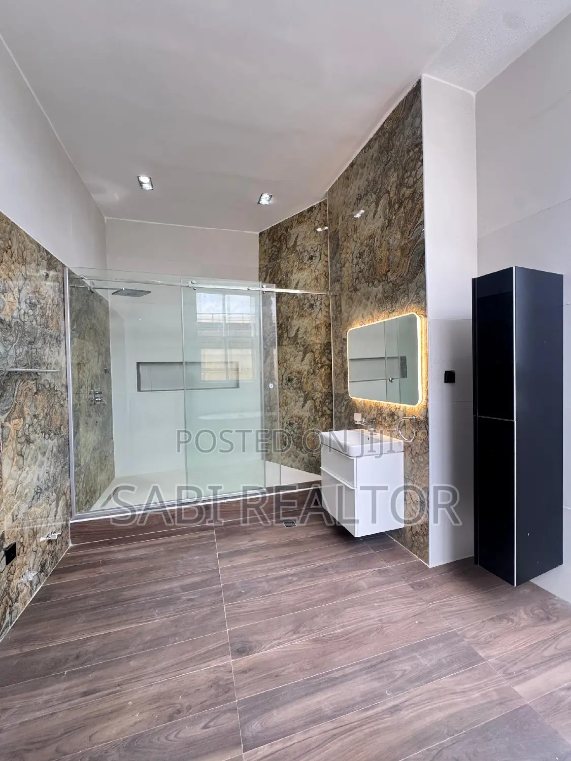 Furnished 5bdrm Duplex in Osapa, London for sale in Osapa london