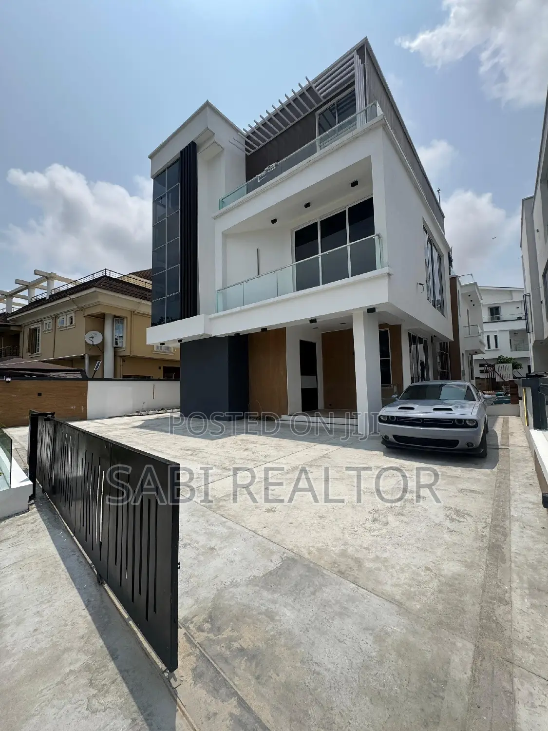 Furnished 5bdrm Duplex in Osapa, London for sale in Osapa london