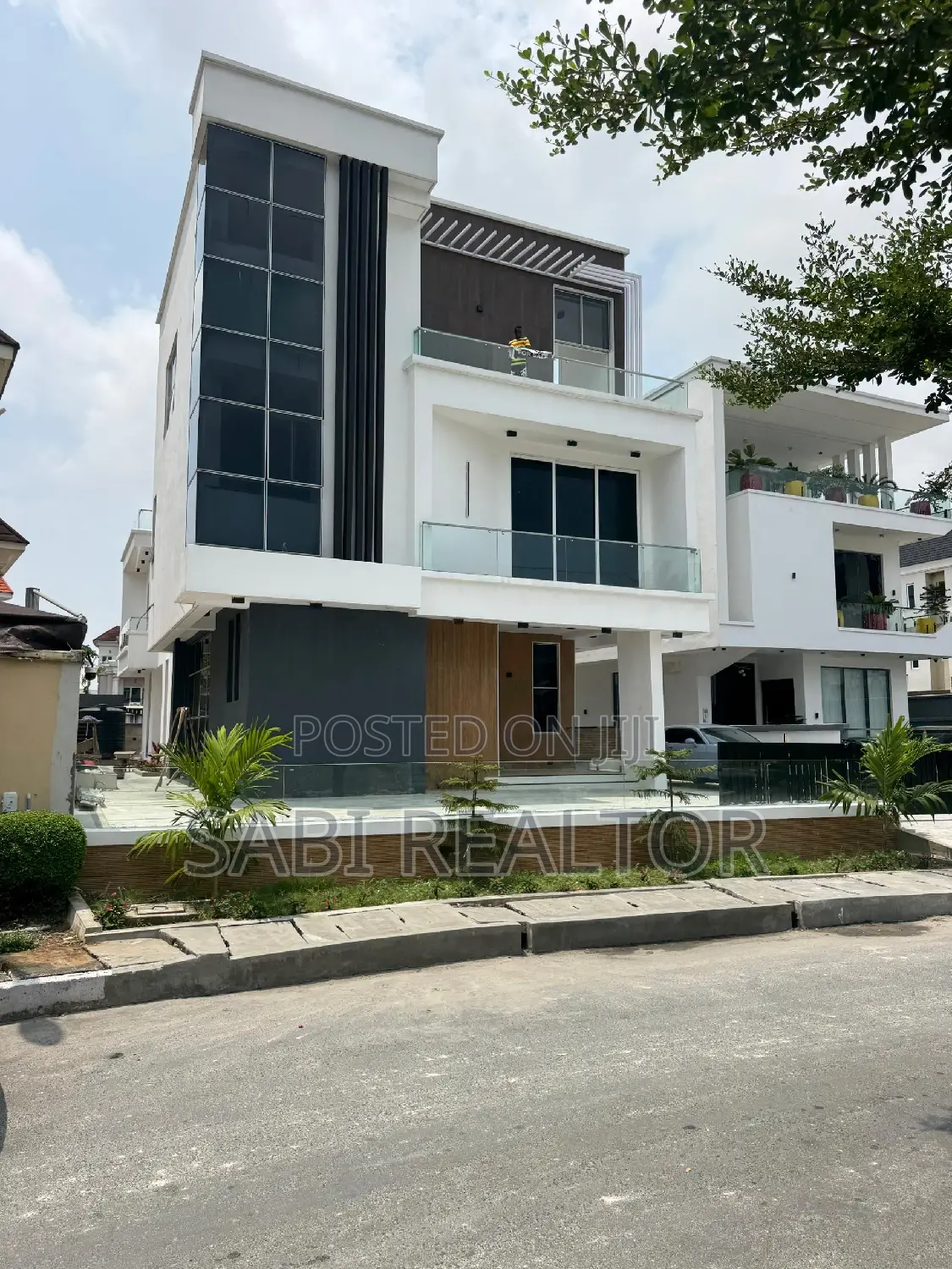 Furnished 5bdrm Duplex in Osapa, London for sale in Osapa london
