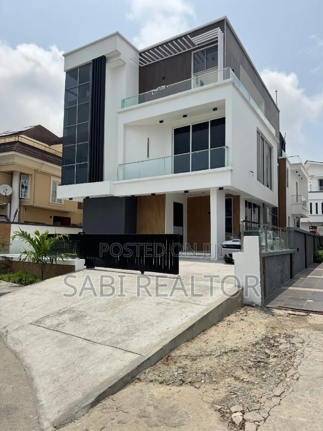 Furnished 5bdrm Duplex in Osapa, London for sale in Osapa london