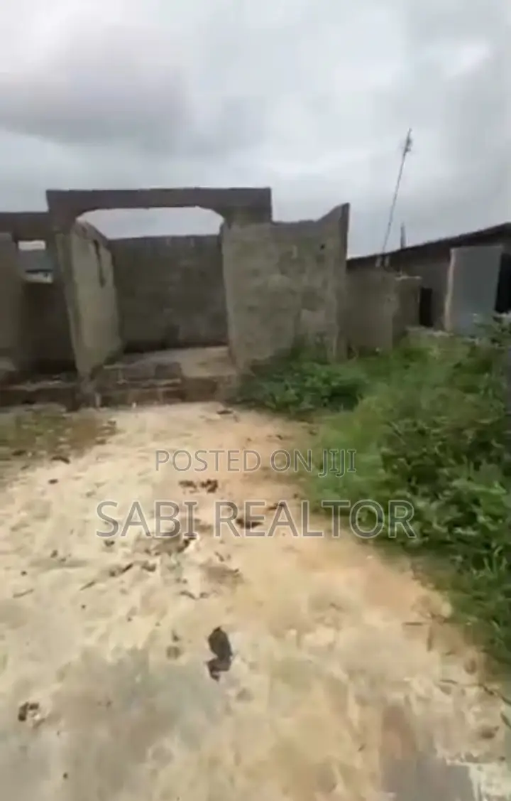 Mixed-Used Land With an Uncompleted Building at Joke-Ayo for Sale in Alagbado