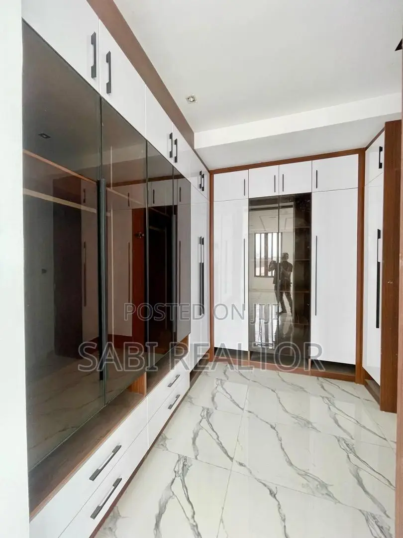 Furnished 5bdrm Duplex in Lekki Phase 1 for sale in Lekki Phase 1