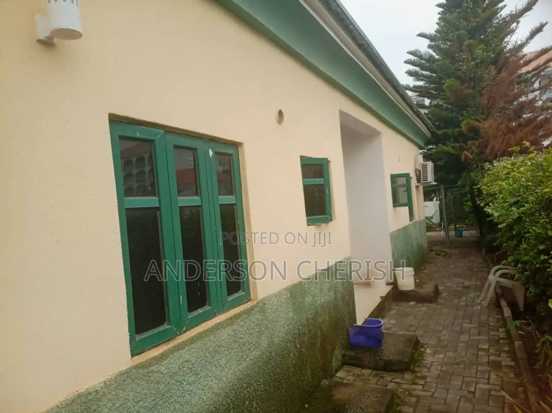 11bdrm Duplex in By Next Cash And, Jahi for sale in Jahi