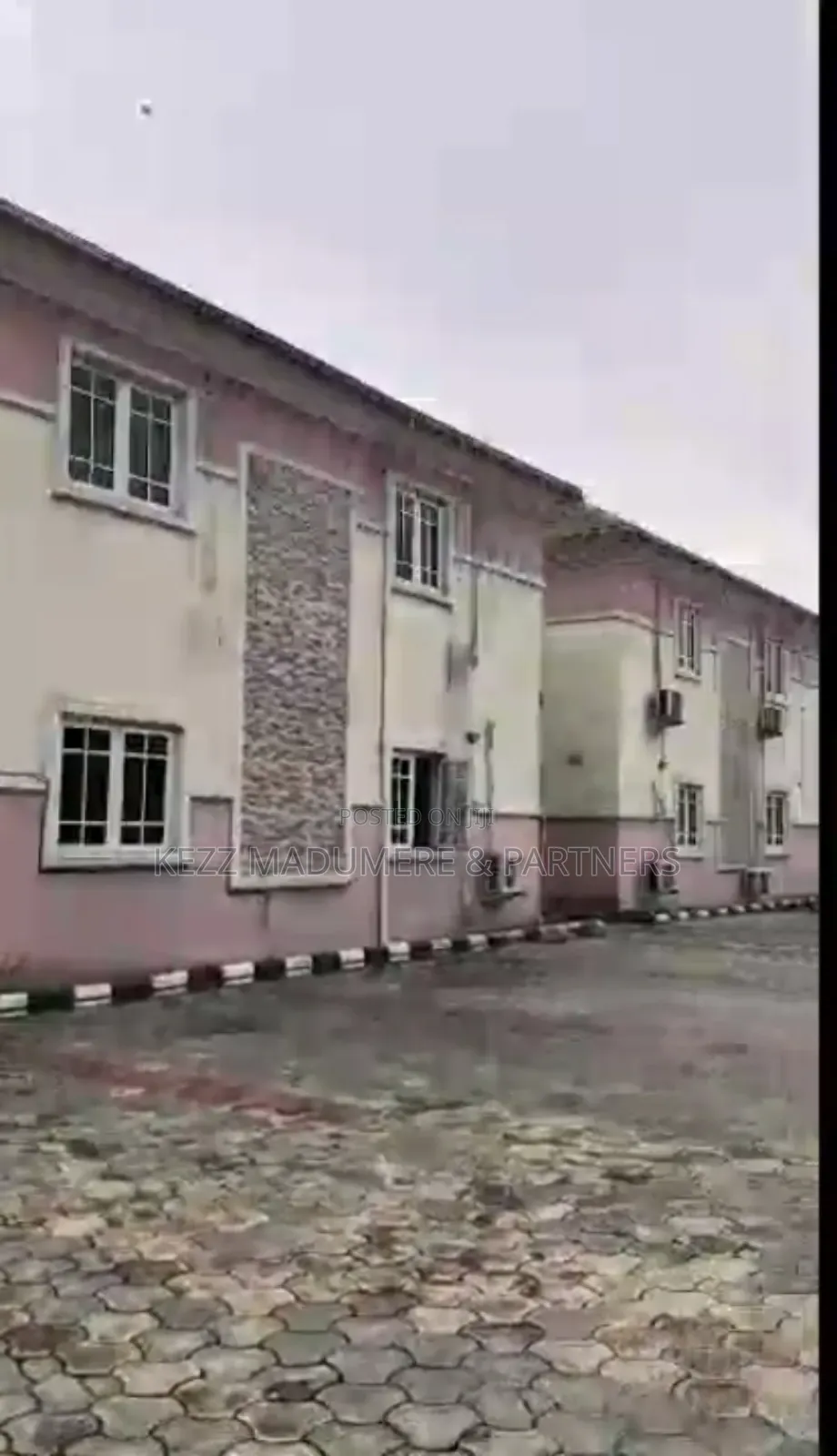8bdrm Block of Flats in Woji , Port Harcourt for sale in Port-Harcourt