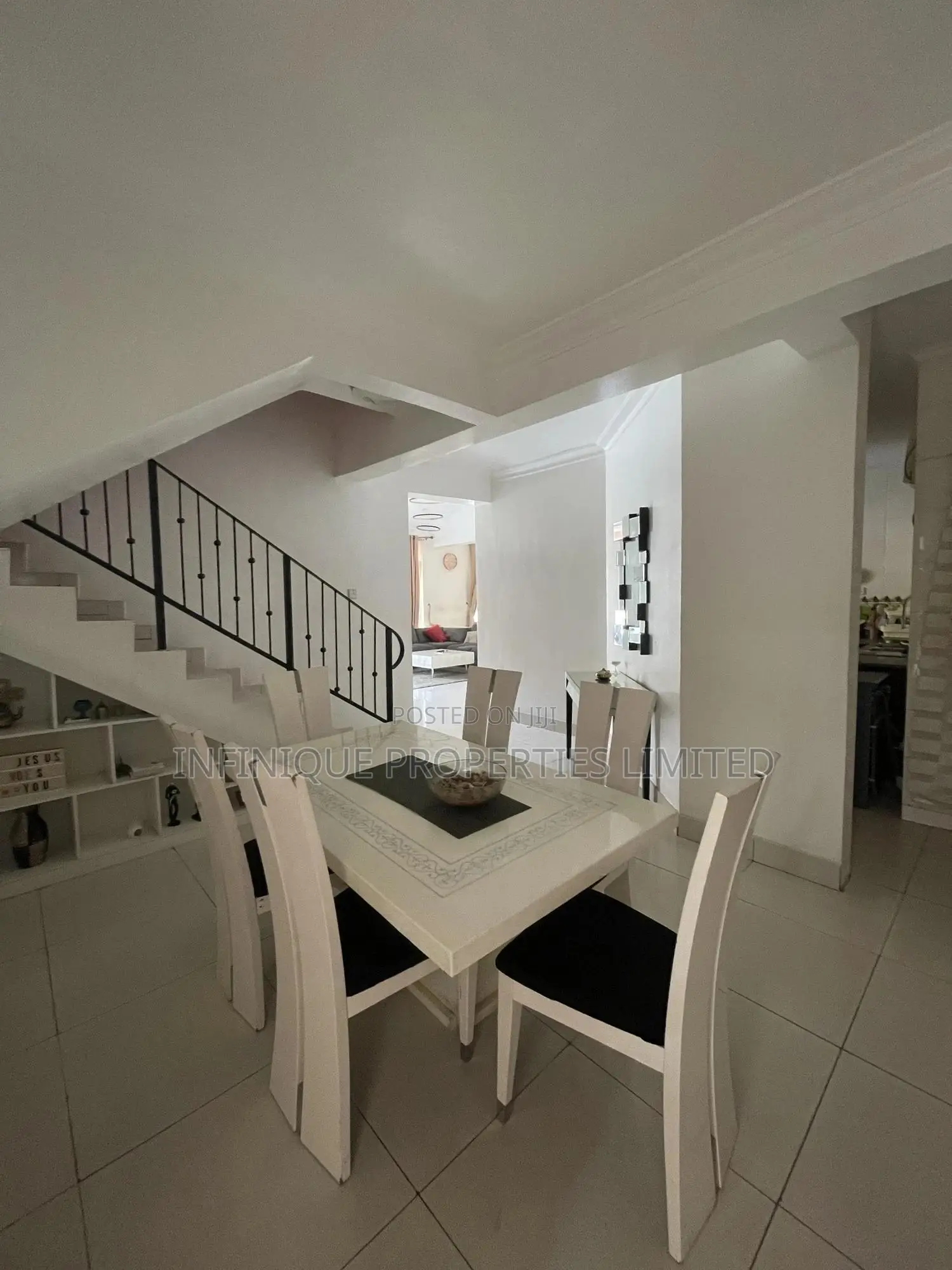 3bdrm Penthouse in Cadogan Estate, Osapa london for rent in Osapa london