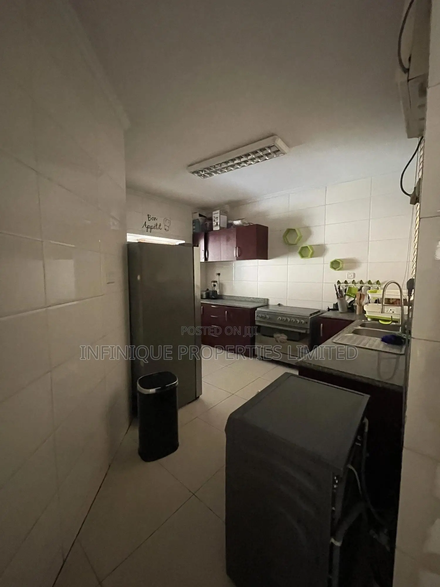 3bdrm Penthouse in Cadogan Estate, Osapa london for rent in Osapa london