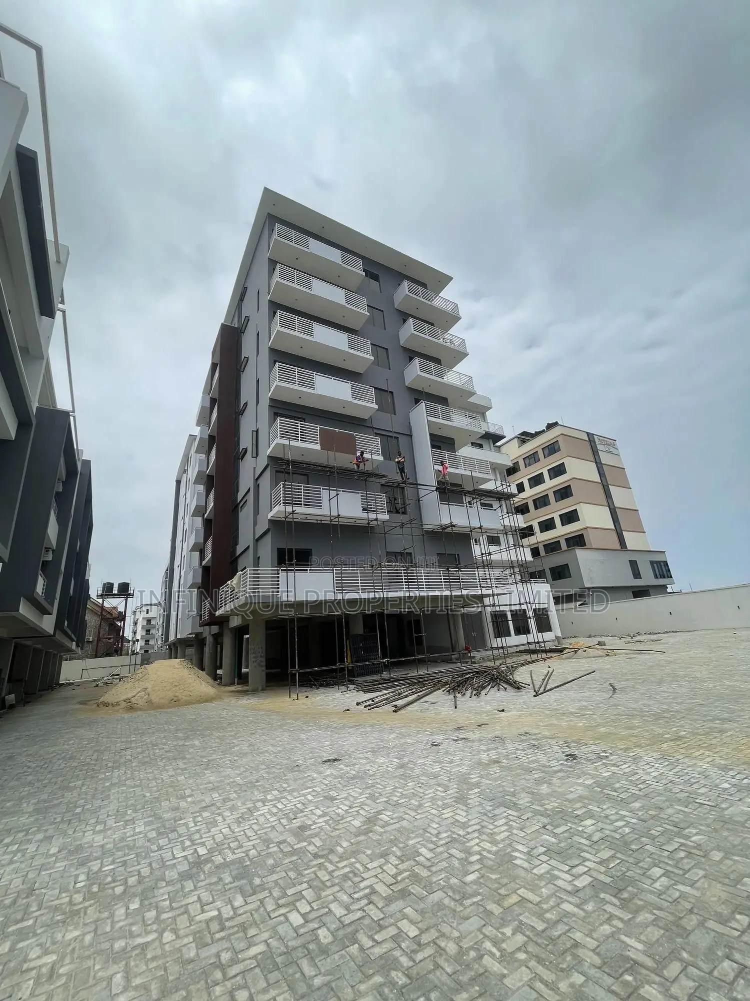 3bdrm Block of Flats in Victoria Island Extension for sale in Victoria Island Extension
