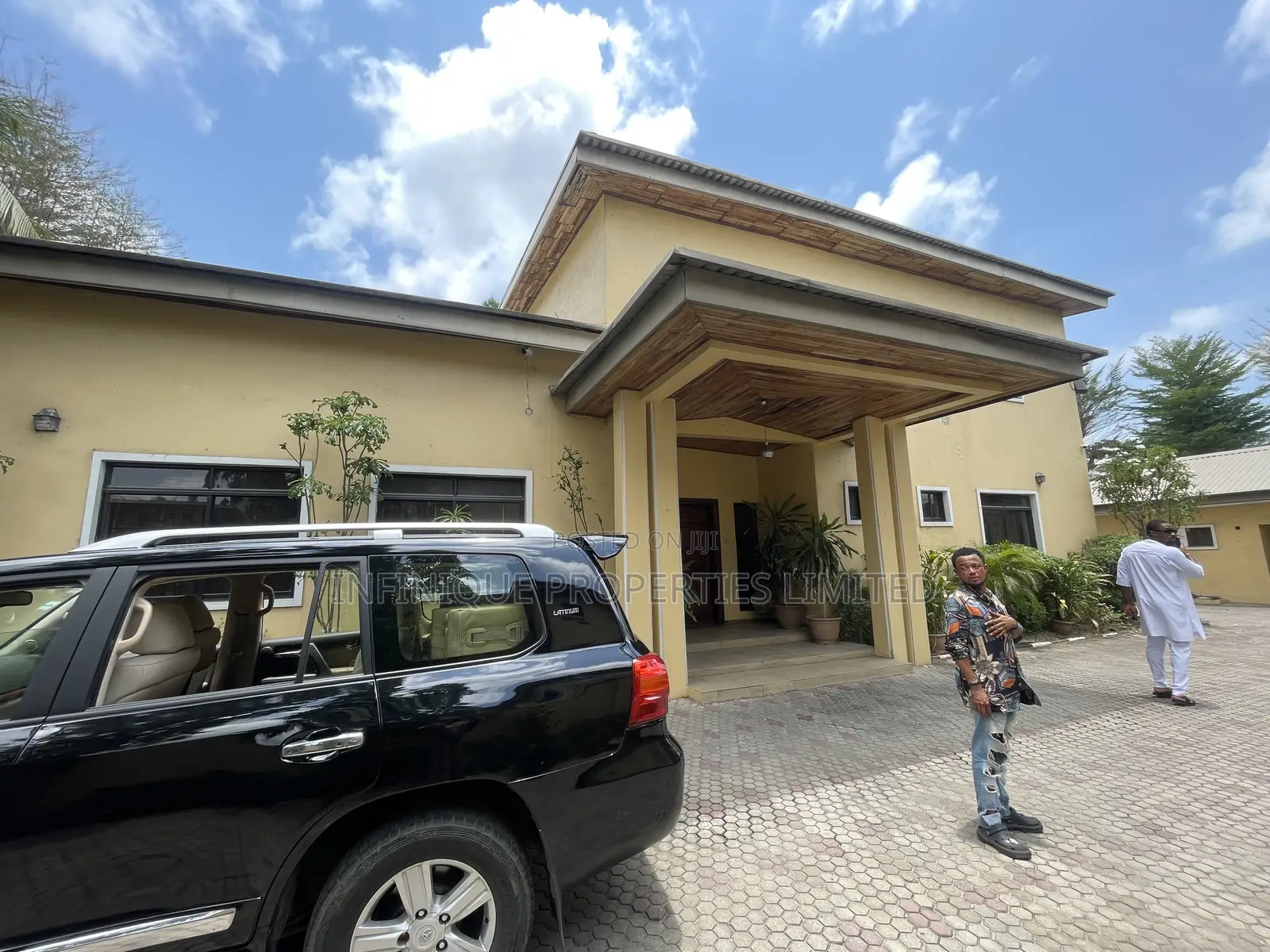 Furnished 10bdrm Mansion in Lekki Phase 1 for sale in Lekki Phase 1