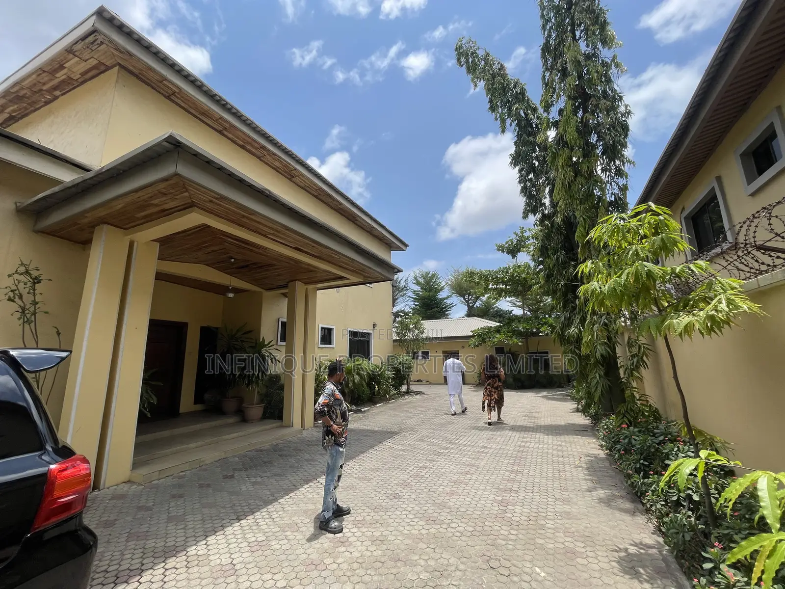 Furnished 10bdrm Mansion in Lekki Phase 1 for sale in Lekki Phase 1