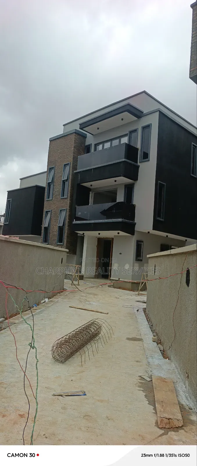 4bdrm Duplex in Ikeja GRA for sale in Ikeja GRA