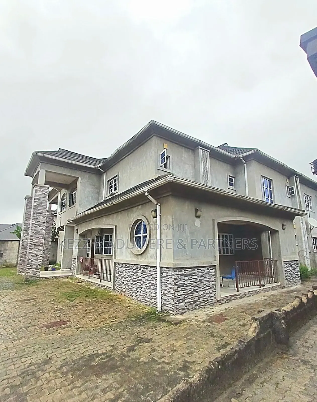 7bdrm Duplex in Inside A Gated for sale in Port-Harcourt